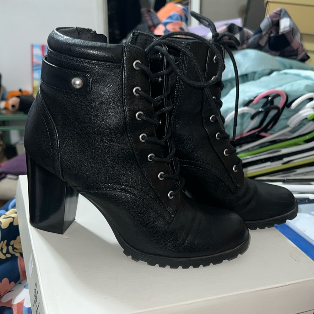 Style and co Casey boots